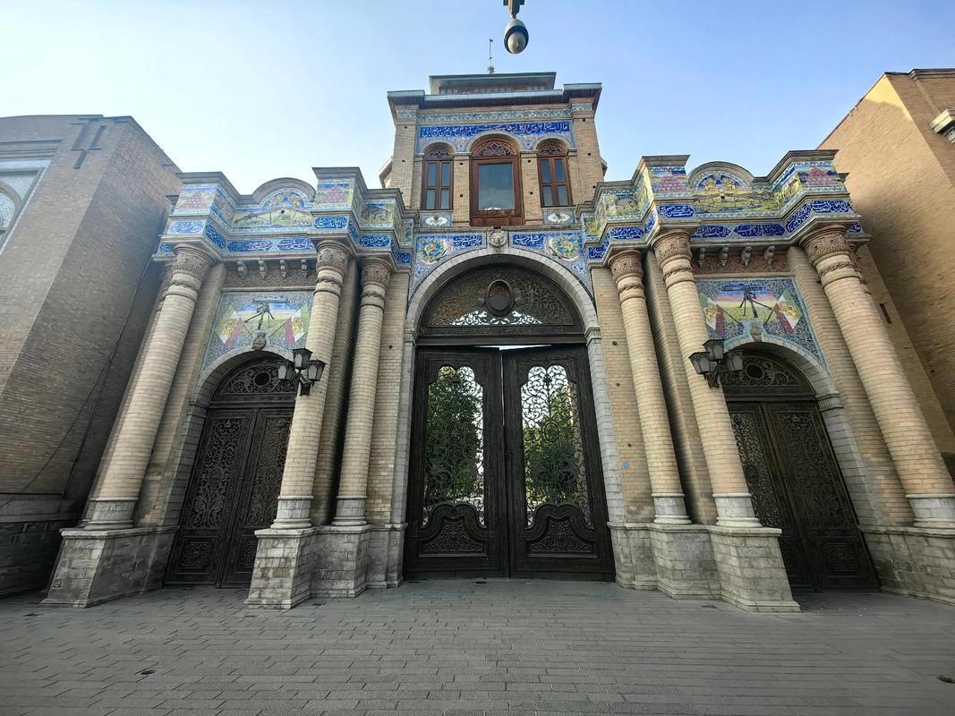 当伊朗新领袖的演讲遇上“阅后即焚”：一个没有源代码的社交APP如何成为数字时代的诺亚方舟？